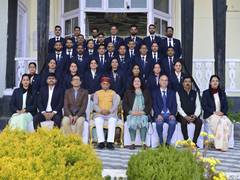 
      
      Trainee Officers call on Himachal Governor
      
      