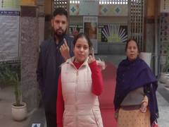 
      
      Delhi: Polling for bypolls in 12 MCD wards begins
      
      