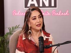 
      
      Madhuri Dixit on issue of pay gap in Bollywood 
      
      