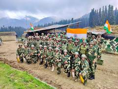 
      
      PM Modi extends greetings on BSF Raising Day; commends their unwa
      
      