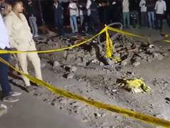 
      
      Pune:2 pedestrians killed, 4 injured as bus crashes onto footpath
      
      