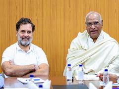 
      
      INDIA bloc holds strategy meeting for Parliament session
      
      