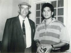 
      
      Tendulkar pays tributes to Ramakant Achrekar 
      
      