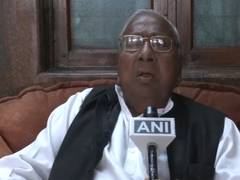 
      
      Congress leader V Hanumantha Rao blames Centre for BLO deaths in SIR
      
      