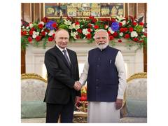 
      
      PM Modi-Putin touch upon regional, global issues, sign MoUs durin
      
      