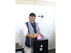 
      
      DCM DK Shivakumar cast his vote in KSCA Presidential election
      
      