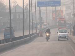 
      
      J-K: Cold wave grips Srinagar as temperature falls to Zero
      
      
