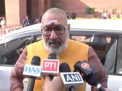 
      
      Giriraj Singh slams Rahul Gandhi for walking out of Lok Sabha
      
      