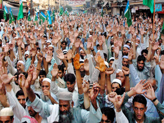 
      
      Pakistan’s population growth outpaces development, deepening nati
      
      