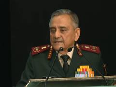 
      
      CDS General Chauhan congratulates Vietnam trainee graduates
      
      
