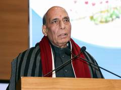 
      
      Defence Min Rajnath Singh pays tribute to 2nd Lt Arun Khetarpal
      
      