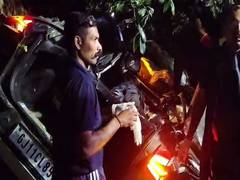
      
      Gujarat: 3 dead, one injured as car crashes into tree in Amreli
      
      