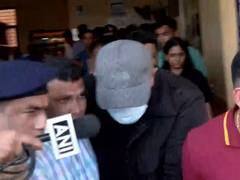 
      
      Luthra brothers leave from Anjuna Hosp after medical examination
      
      