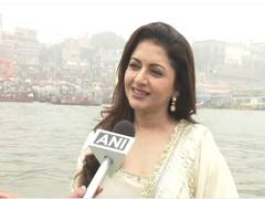 
      
      Bhagyashree visits Kashi Vishwanath Temple
      
      