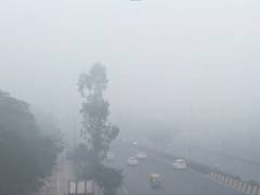 
      
      Thick smog engulfs Delhi as air quality turns ‘severe’ at 429
      
      