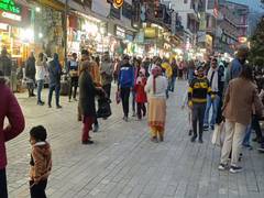 
      
      Tourists flock to Kullu, Manali to experience winter charm
      
      