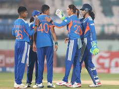 
      
      India Women keep Sri Lanka in check; restrict visitors to 121/6
      
      