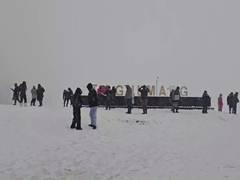 
      
      J-K: Tourists flock to Gulmarg as heavy snowfall blankets the reg
      
      
