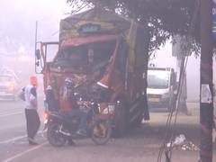 
      
      UP: One injured as two trucks hit divider amid dense fog
      
      