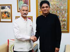 
      
      EAM holds talks with SL Leader of Opposition on reconstruction ai
      
      