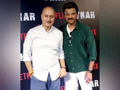 
    Anupam Kher shares warm birthday wishes to Anil Kapoor
    
