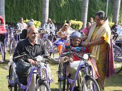 
      
      CM Rekha Gupta reviews healthcare services at RGSSH
      
      