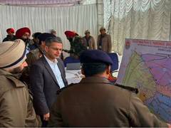 
      
      DGP Gaurav Yadav pays obeisance at Gurdwara Sri Fatehgarh Sahib
      
      