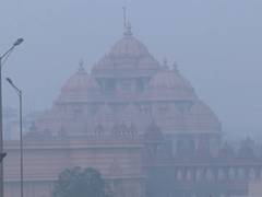 
      
      Delhi air quality deteriorates at 305
      
      