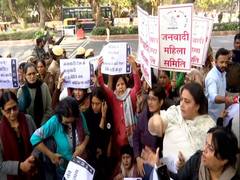 
      
      People protest outside Delhi HC against Kuldeep Singh Sengar’s co
      
      