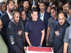 
      
      Salman Khan turns 60, shares birthday moments with paps
      
      