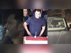 
      
      Salman Khan rings in 60th birthday at Panvel farmhouse 
      
      