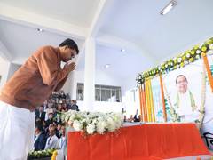 
      
      Trpura CM Saha pays last respects to late Speaker Biswabandhu Sen
      
      