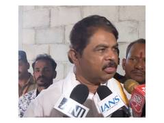
      
      Karnataka: LoP R Ashoka condemns Congress' intervention in state
      
      