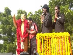 
      
      Leaders pay tribute to former DMDK chief Captain Vijayakanth
      
      