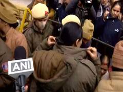 
      
      Unnao rape case: Congress workers protest outside SC
      
      