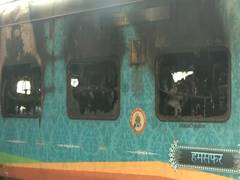 
      
      70-year-old man dies in fire in two coaches of Tata-Ernakulam Exp
      
      