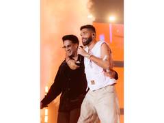 
      
      Abhishek Sharma joins AP Dhillon on stage in Jaipur
      
      