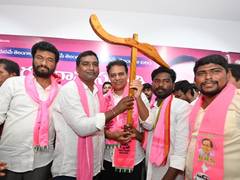
      
      BRS KTR Rao slams Revanth Reddy for stalling Palamuru Project
      
      