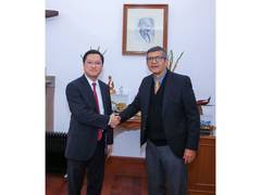 
      
      Defence Secy holds talks with Vietnam Envoy on defence cooperatio
      
      