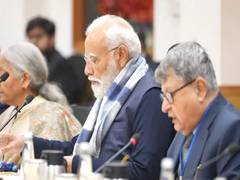 
      
      New Delhi: PM Modi chairs pre-budget meeting with economists
      
      