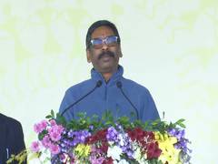 
      
      CM Soren distributes appointment letters to 1,900 JSSC CGL candid
      
      