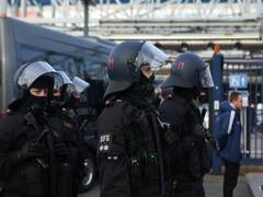 
      
      Thieves drill into German bank vault, steal Euro 30 million in ov
      
      