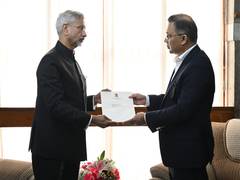
      
      Jaishankar hands over PM Modi's letter to BNP Acting Chairman Tarique Rahman in Dhaka
      
      