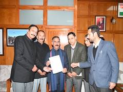 
      
      Shimla Bar Association aids relief fund
      
      