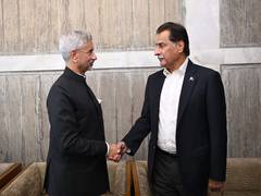 
      
      Desperate Pakistan attempts to amplify EAM's Dhaka handshake
      
      