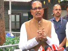
      
      Union Minister Shivraj Chouhan offers prayers with family at Trim
      
      
