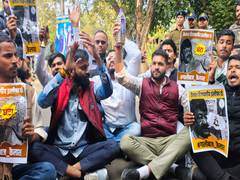 
      
      Youth Congress protests against Minister Kailash Vijayvargiya
      
      