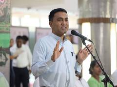 
      
      Goa: CM Pramod Sawant distributes sanctions letters to farmers
      
      
