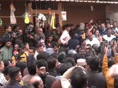
      
      BJP workers along with locals protest against Congress delegation
      
      