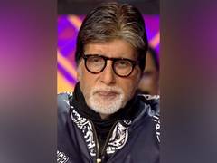 
    Big B gets emotional as KBC 17 comes to an end
    
